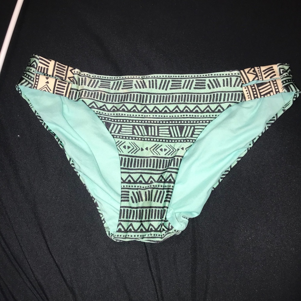 Bathing suit - Picture 4 of 5